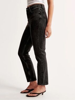 Abercrombie & Fitch High Rise Mom Jean Black